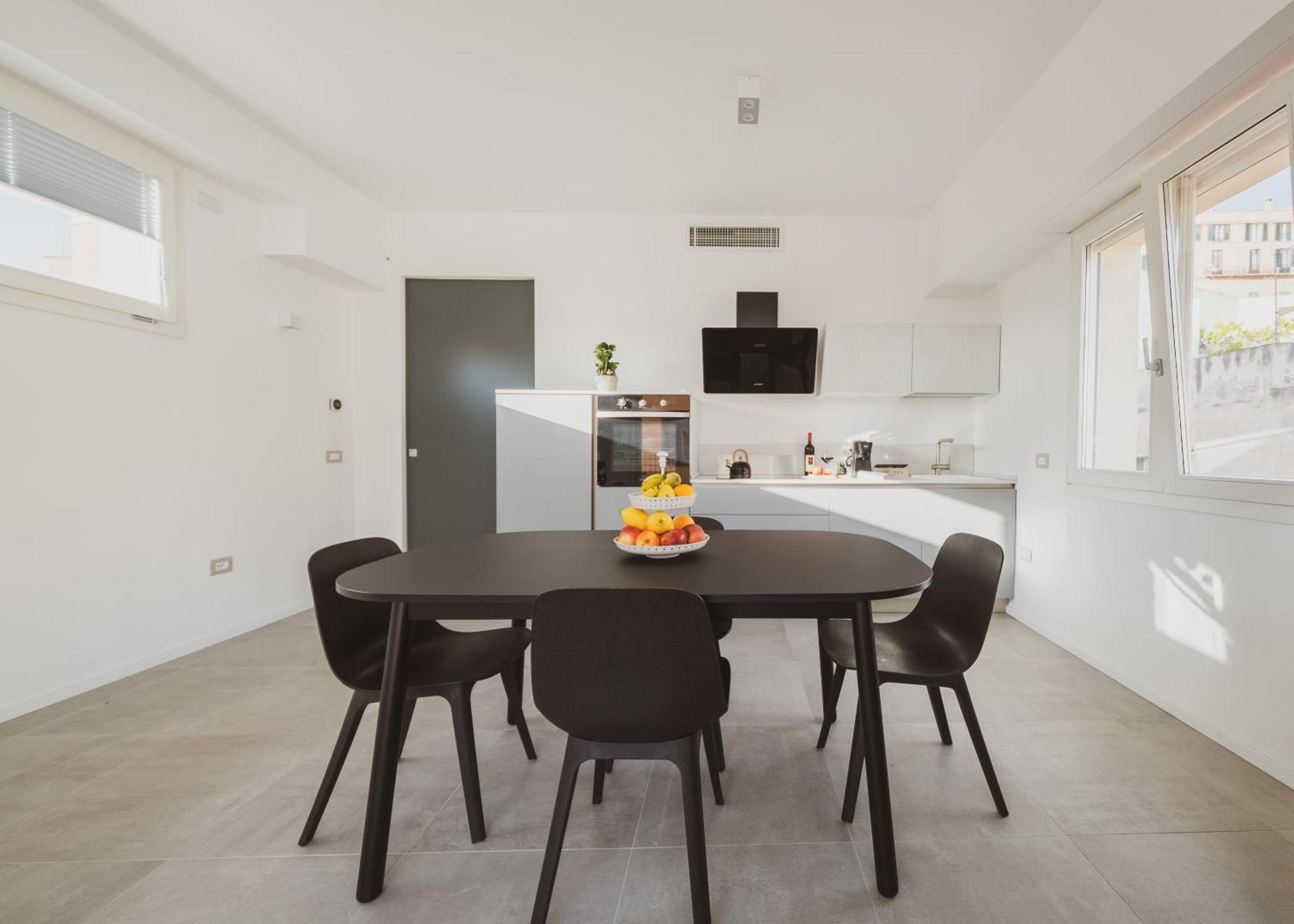 Luxury Suite La Terrazza In Pieno Centro In Cagliari Eksteriør billede